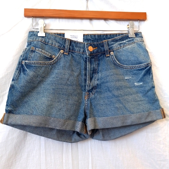 NWT H&M Conscious Boyfriend Shorts, regular waist, size 4 - Picture 1 of 7